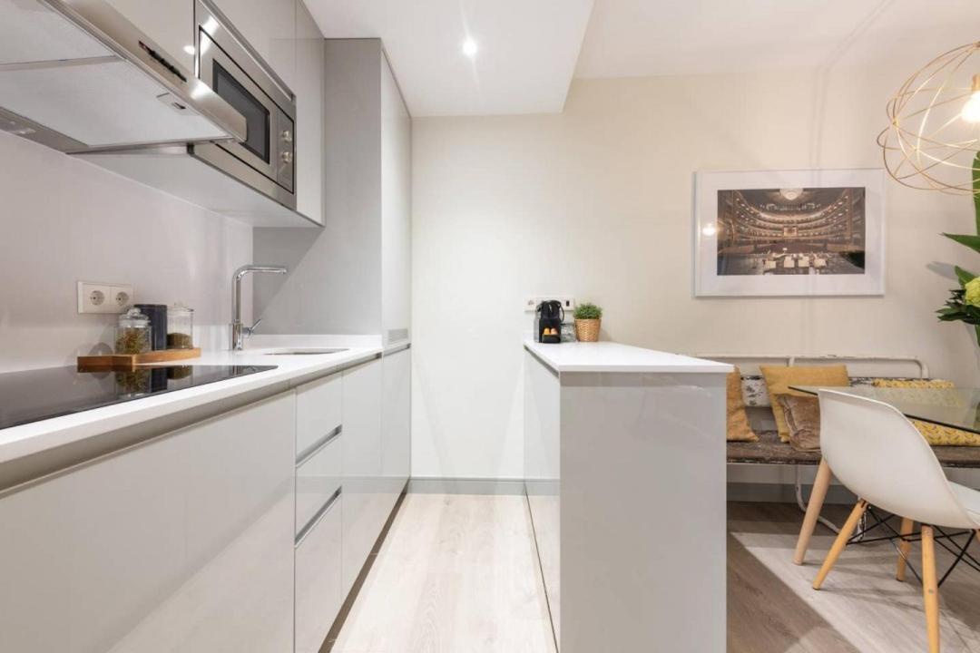 Sophisticated Brand New Flat Apartment Madrid Bagian luar foto